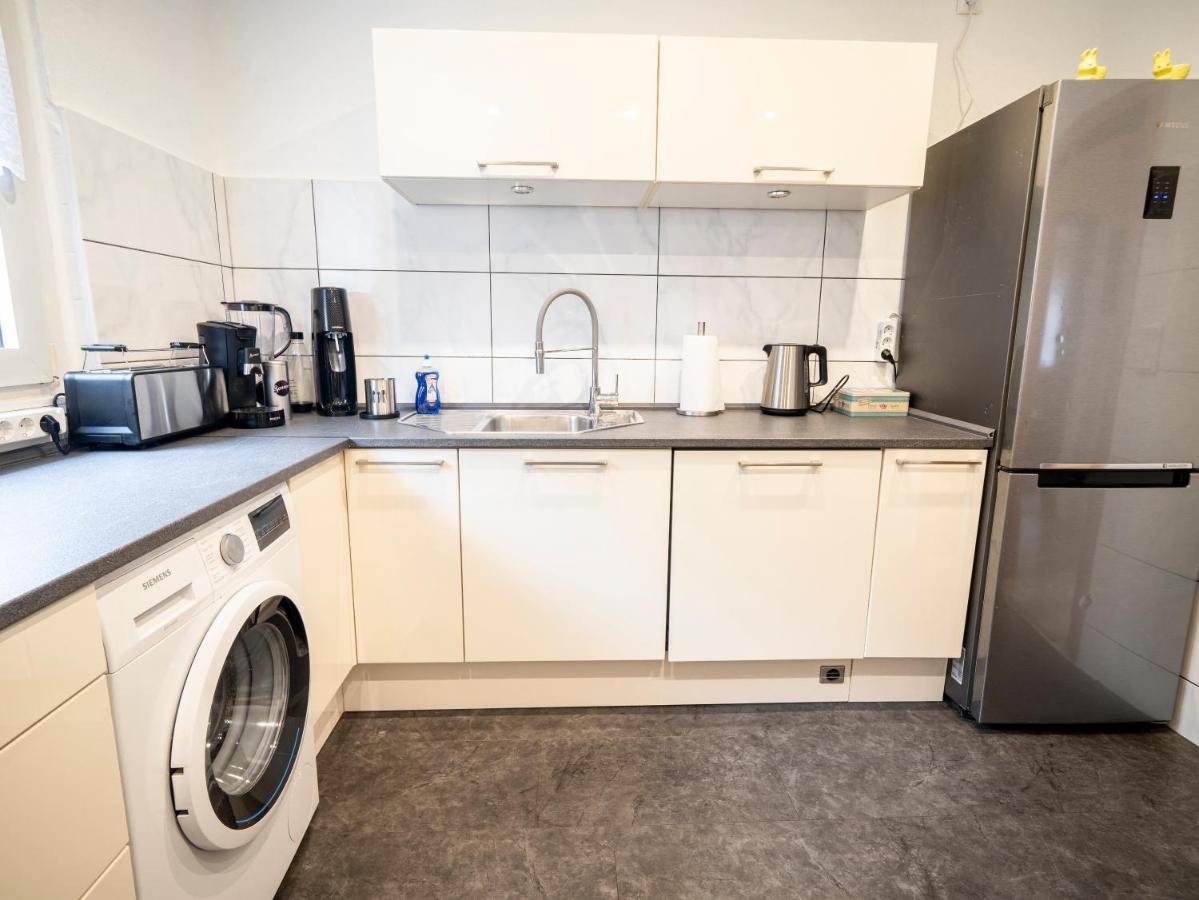 Truth Fuer 5 - King Size Betten, Kamin, Garten, Xxl Couch, Smart-Tv Dortmund Luaran gambar