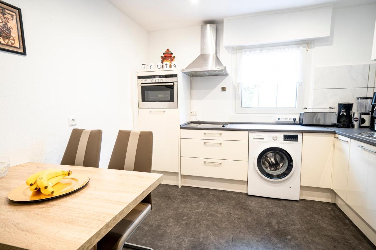 Truth Fuer 5 - King Size Betten, Kamin, Garten, Xxl Couch, Smart-Tv Dortmund Luaran gambar
